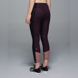 Lululemon Trail Bound 7/8 Tight Star Crushed Black Cherry Black / Bark Berry 4